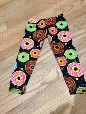 Denny’s Dori Creations brand toddler girl donut leggings